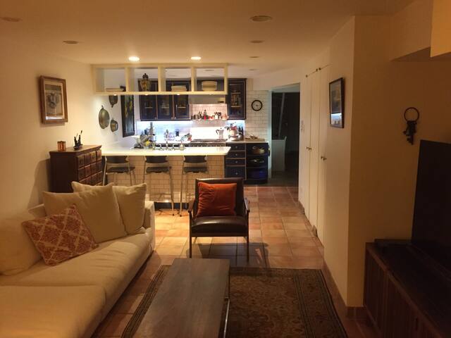 Upper East Brownstone Duplex 4Beds 3Bath & Garden gallery image 4