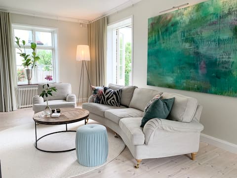 Successful Airbnb property: Villa on the north with garden, barbecue & charging box in Helsingborg