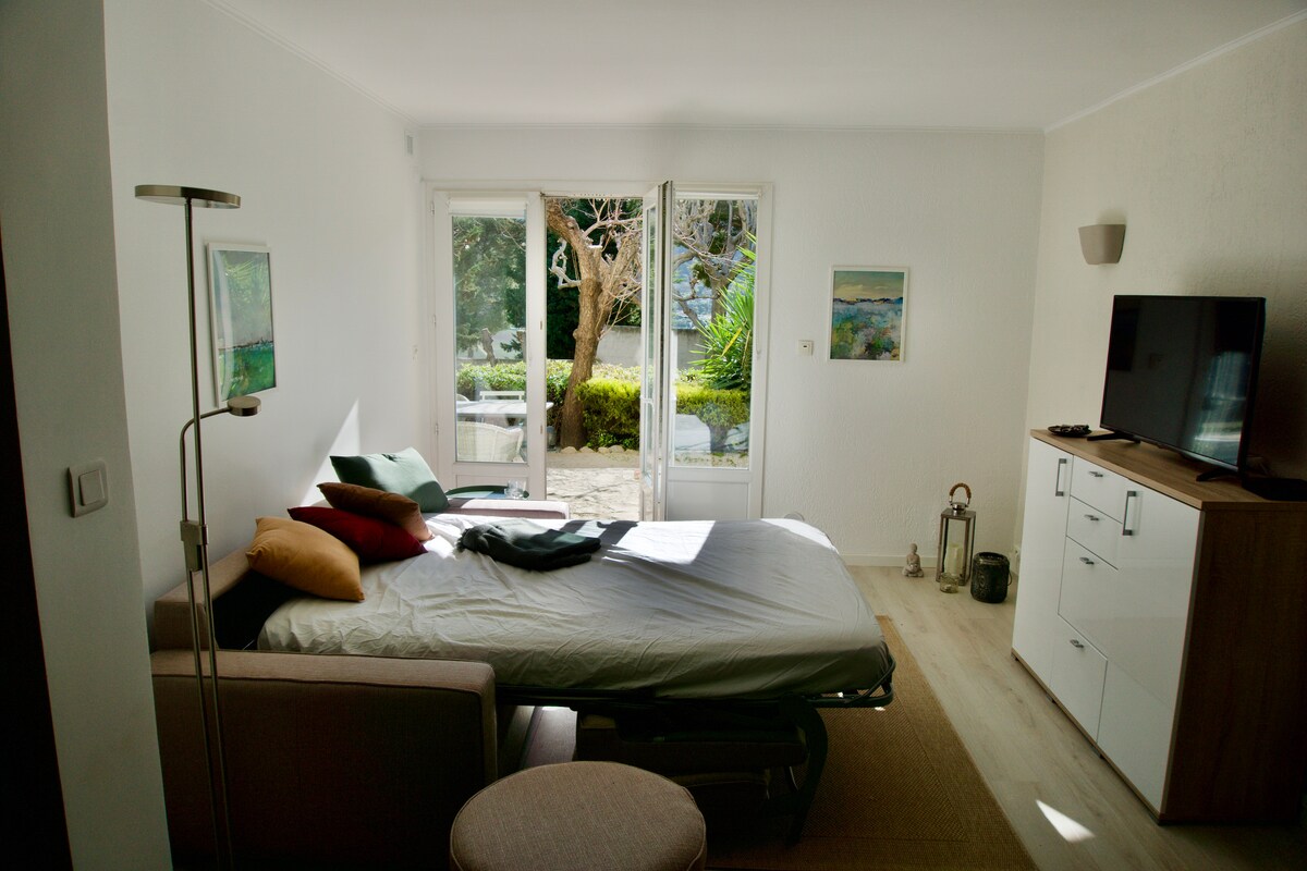 Разтегателен диван, ако е необходимо,
разтегателен диван