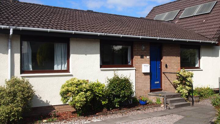 Comfortable Oban House: great glen views