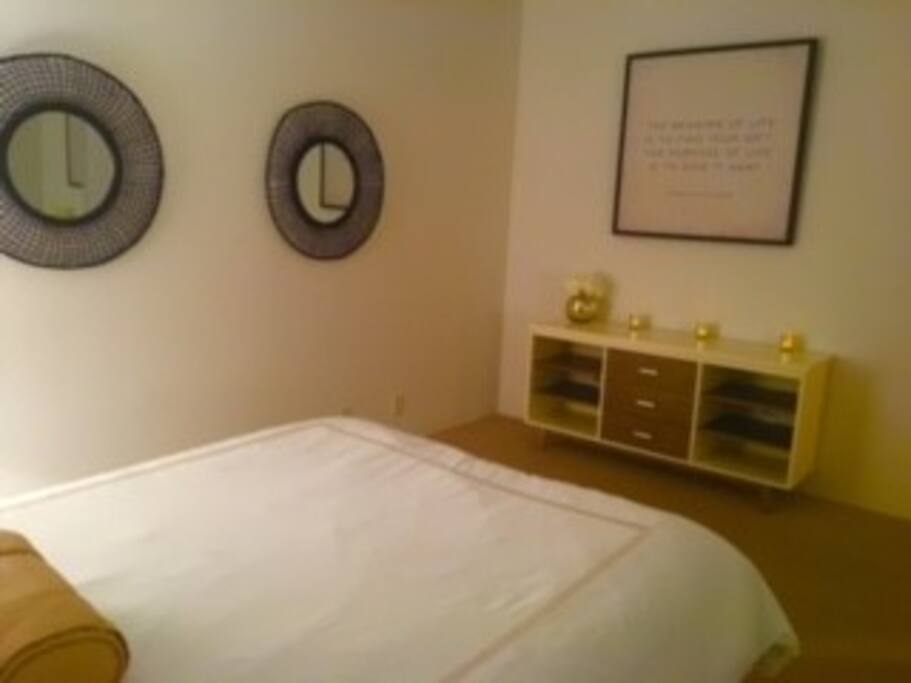 Queen EnSuite Bath