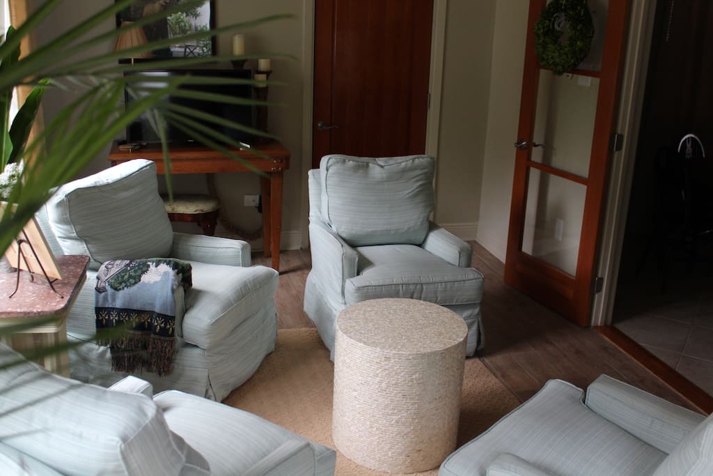 Sunroom
Watch a movie on the big Smart television with a soundbar. Two iphone chargers are ready to be used.