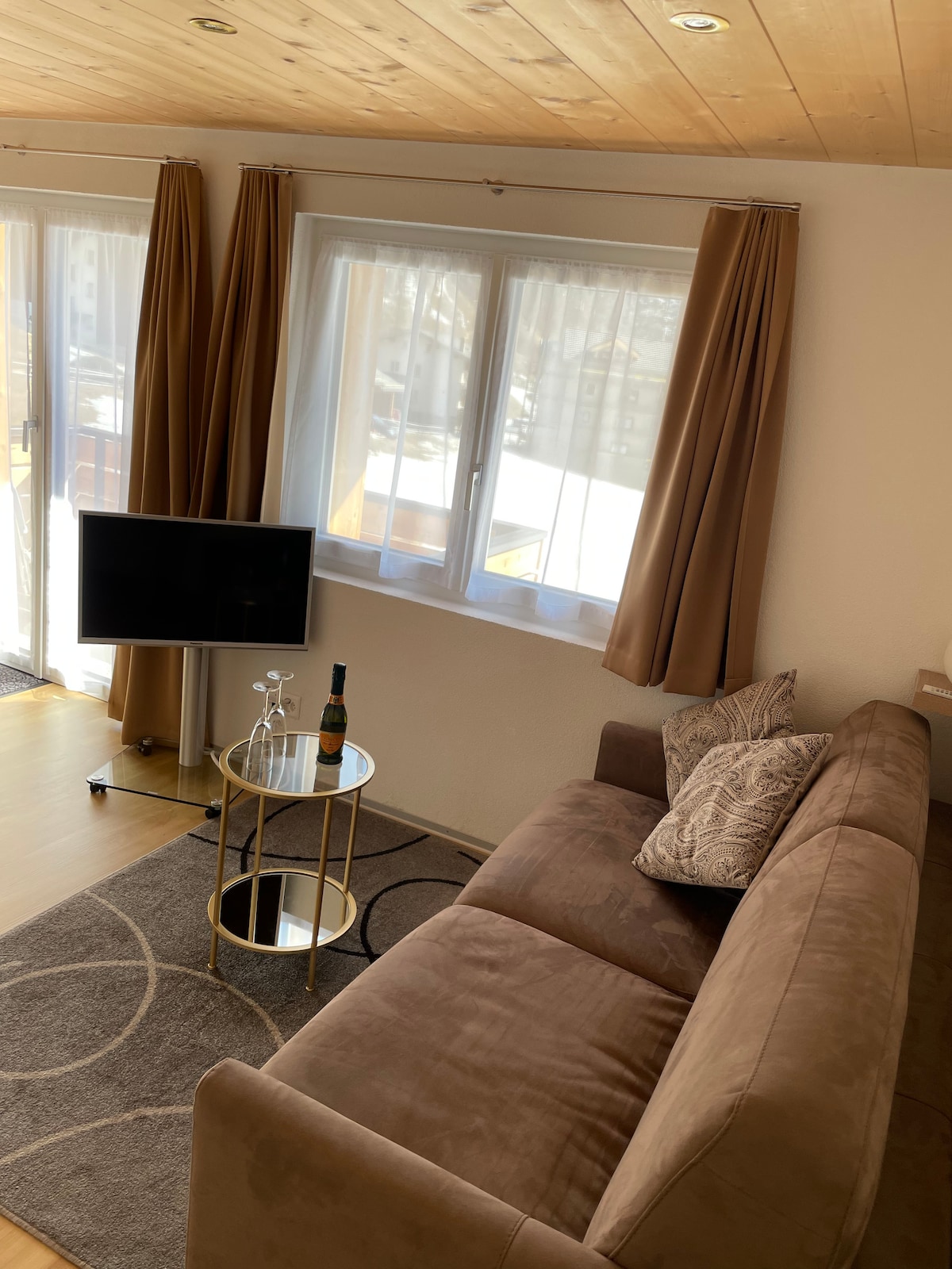 Top Airbnb: Apartment Bellavista in Saas Grund