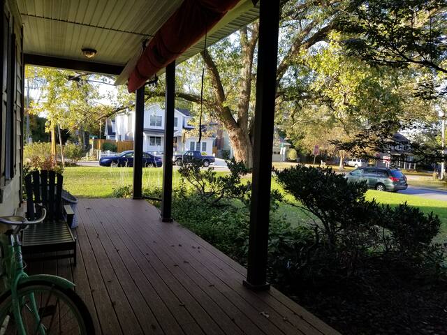 Cozy Apartment Close to Downtown!