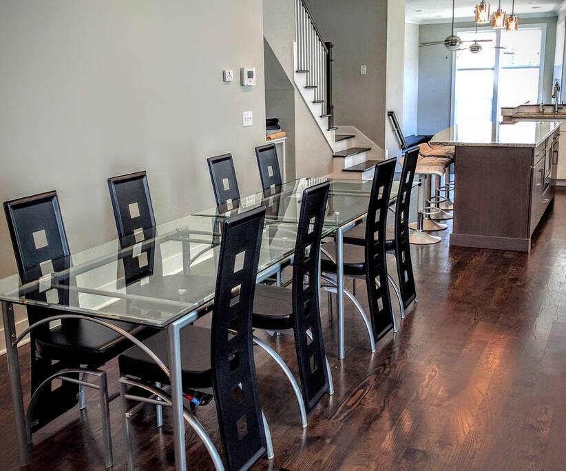 Dining table can seat 10.
