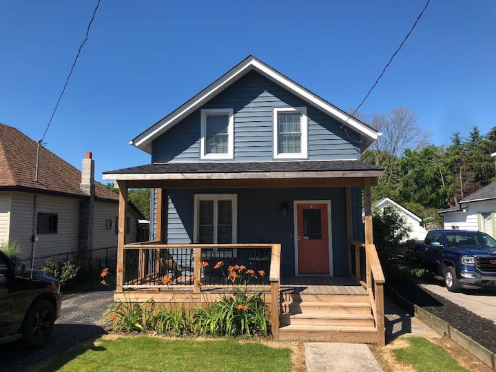 Renovated Cottage with Water View - 3 BDR