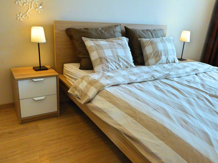 Main 2-person sleeping room