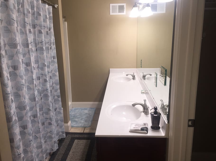 Master bedroom restroom