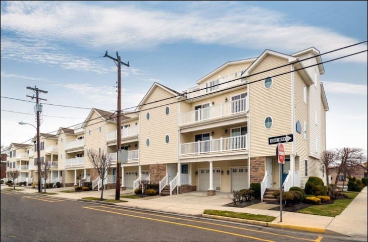 Top 10 Pet-Friendly Hotels & Vacation Rentals In Wildwood, | Trip101