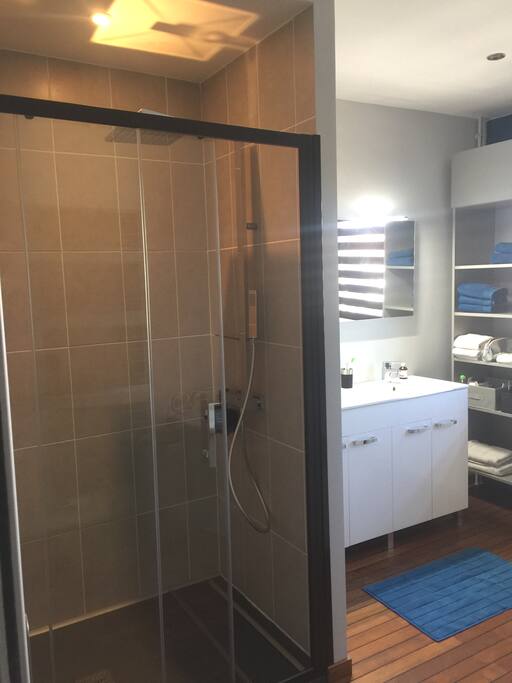 Douche et double vasque