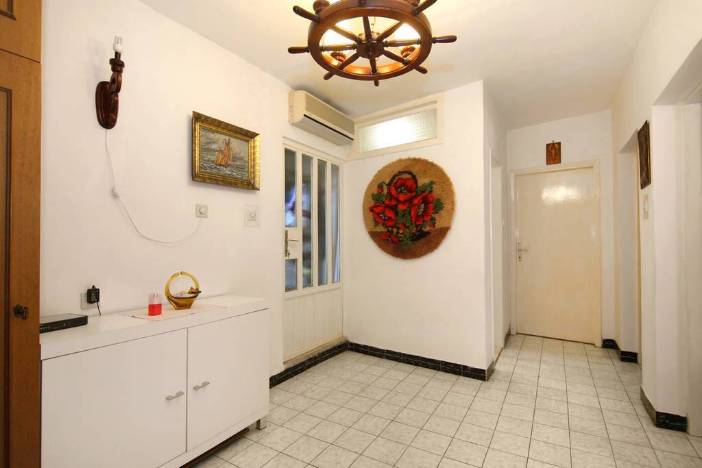 common corridor ( for 3 rooms which is rented)