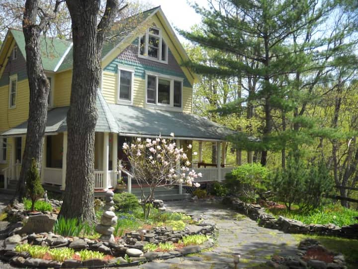 Tumblin' Falls House Houses for Rent in Purling, New York, United States