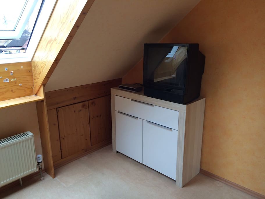 TV in Schlafzimmer 2