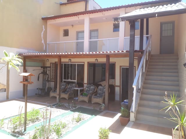 Entire home with 3 bedrooms in Vila Velha - Casa duplex com três suítes, piscina e garagem.