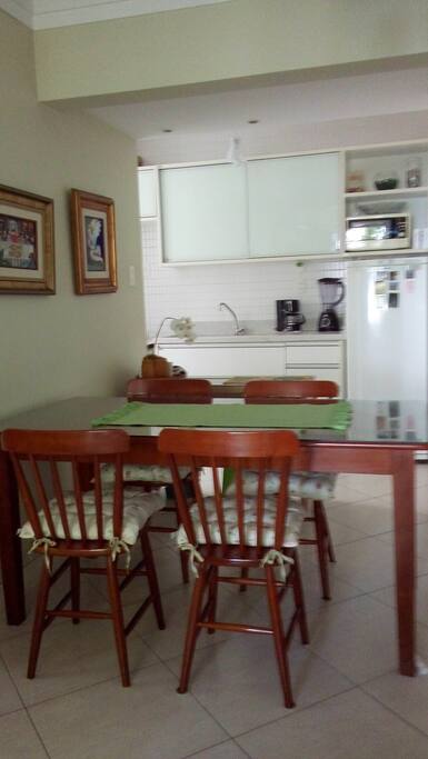 Sala de Jantar e cozinha
