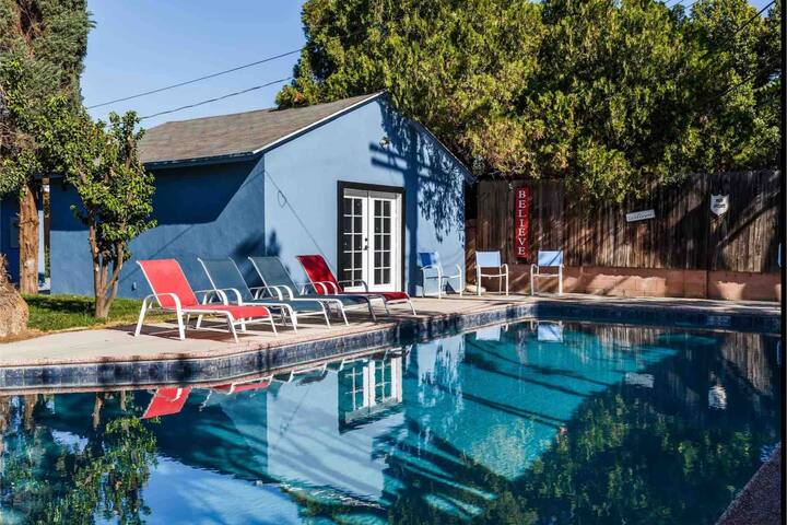 Le Bleu House – Newly Designed 3BR House w/ POOL gallery image 3