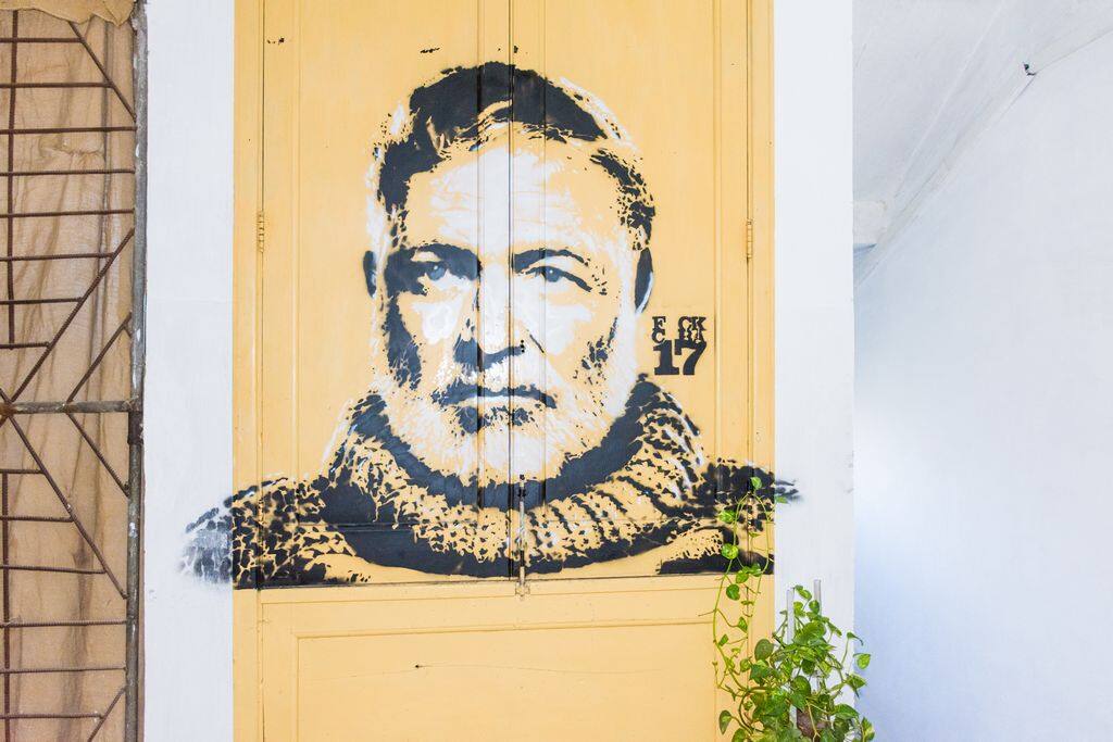 Graffiti a la entrada del apartamento