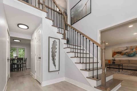 Spacious Welcoming home Hot Tub and EV charger