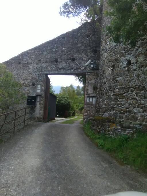 la strada di accesso