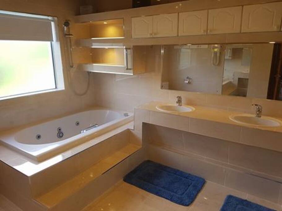 Whirlpool Bath