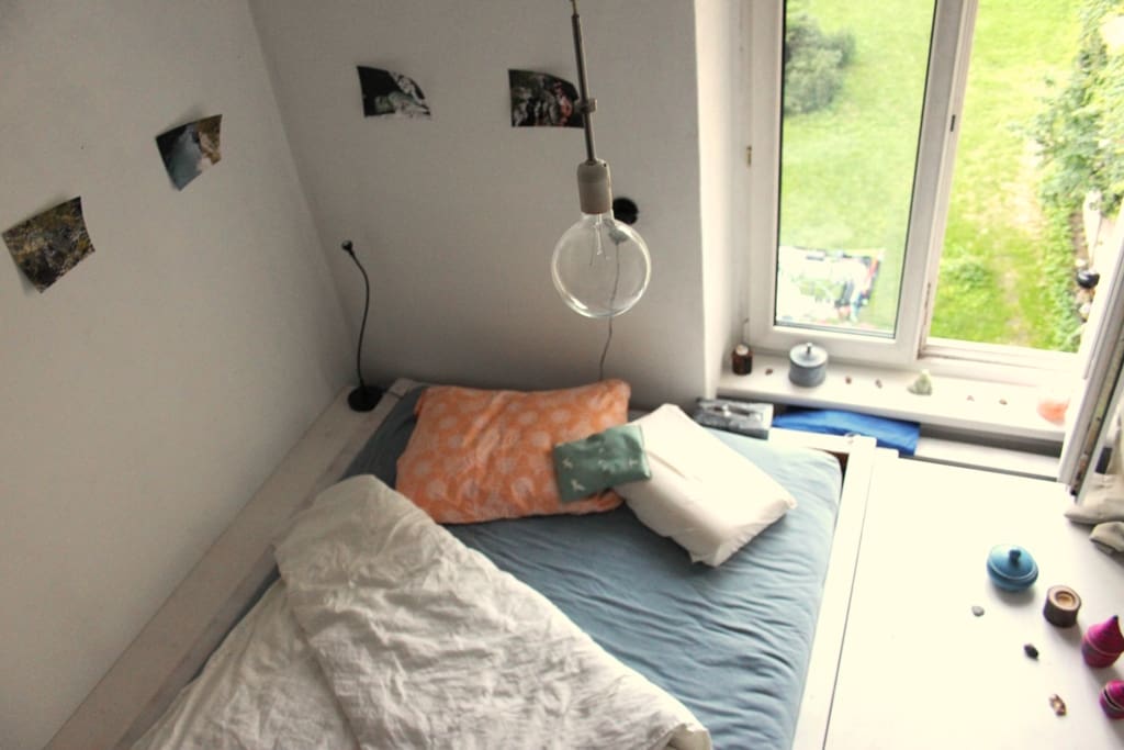 140x200cm²-Bett mit hochwertiger 7-Zonen-Matratze