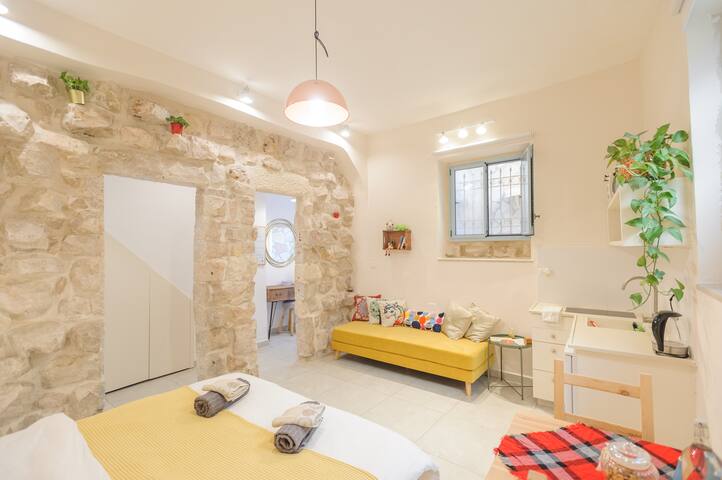 Stone House In Jerusalem city center ground floor