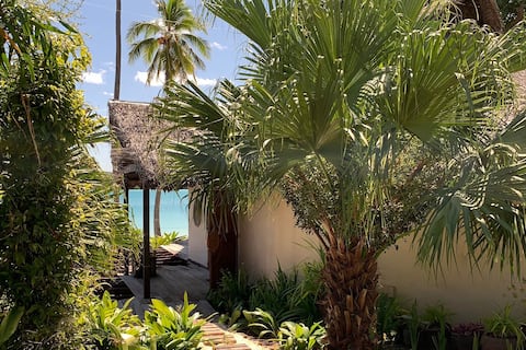 Santo Sunset ‘Palms’ Beach Villa @ Surunda Bay