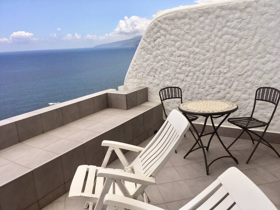 Terrasse with breakfast corner