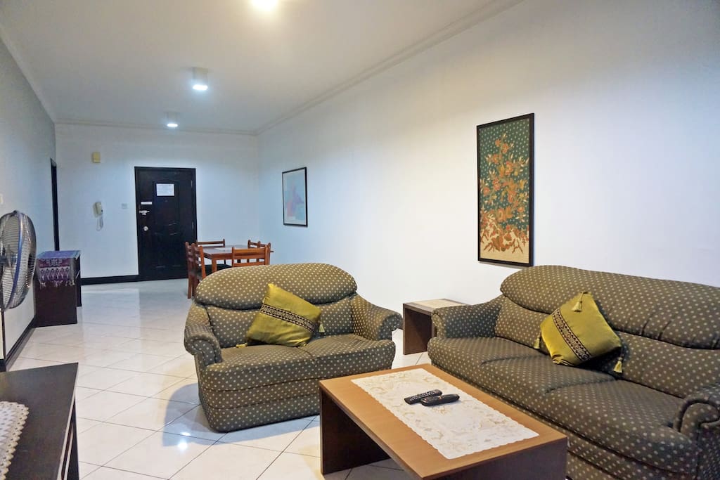 Living Room (Condo O)