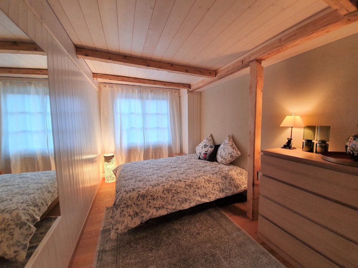 Udobna spavaća soba na prvom katu