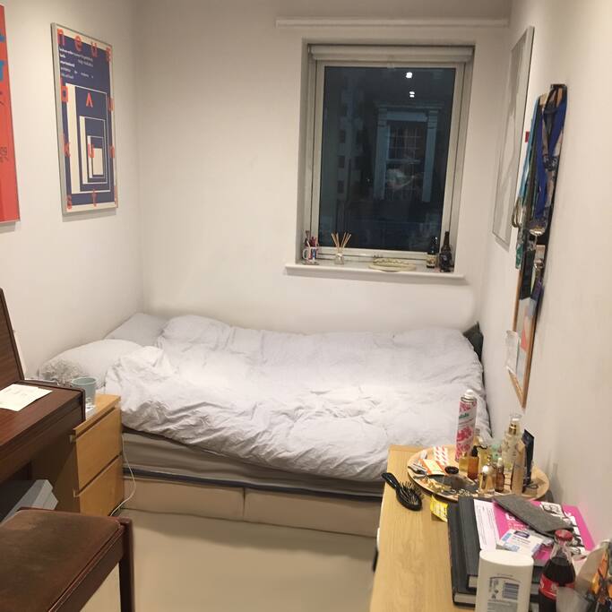 Bedroom - Piano is no longer in there don't worry