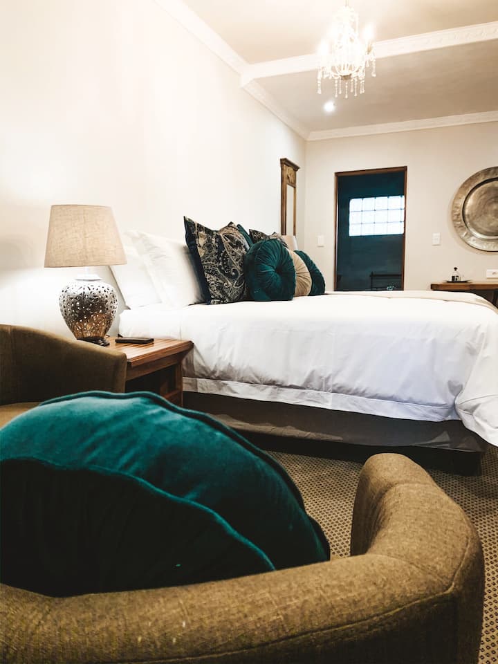 Danlee Overnight Luxury Room Bed and breakfasts for