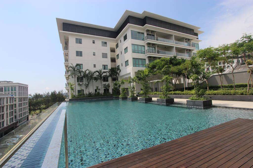 infinity pool
