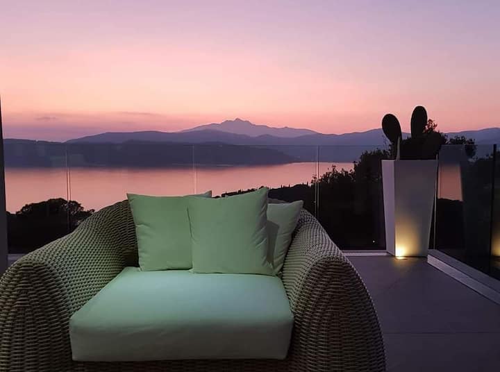 Sensational semi-detached villa - Astonishing view