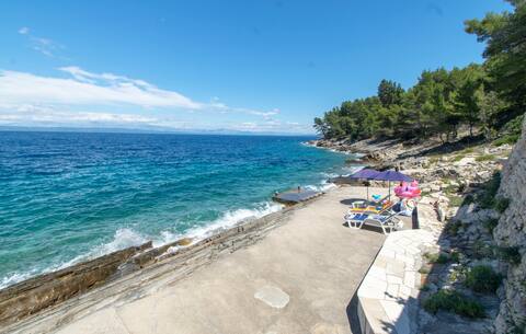 Top performing Airbnb: Seaside vacation home. in Općina Blato