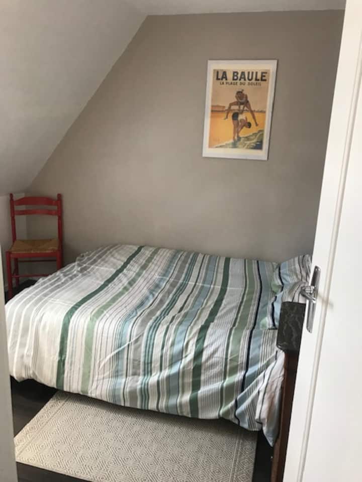 საძინებელი 1