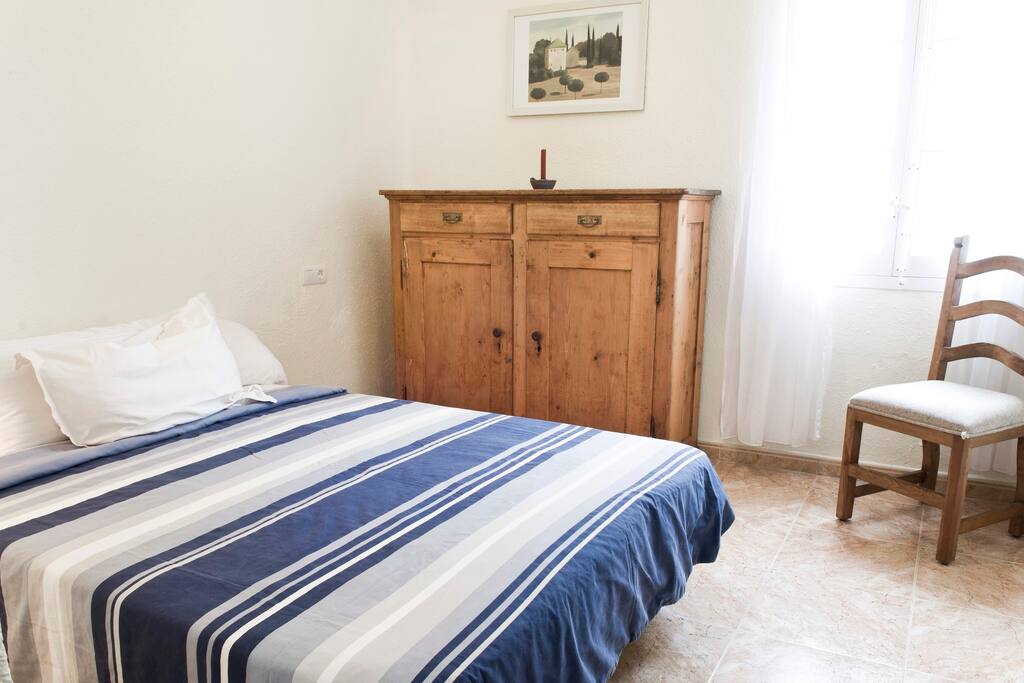 Schlafzimmer 1 mit Doppelbett