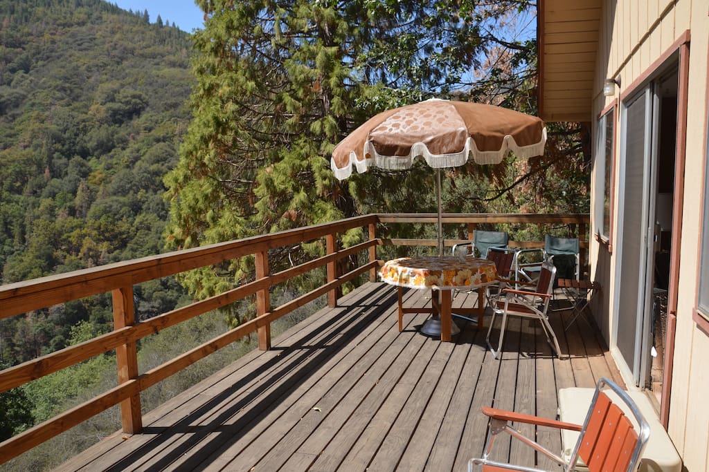 Deck with a view and picnic table