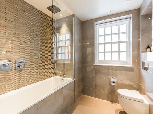 Two Bedroom Apartment in Hope House, Westminster gallery image 2