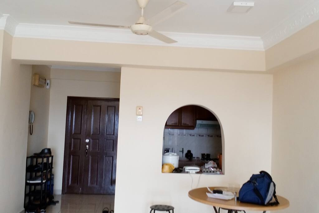 Dining Area & Entrance