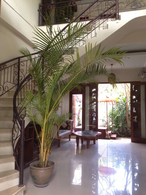 Entrance/lobby