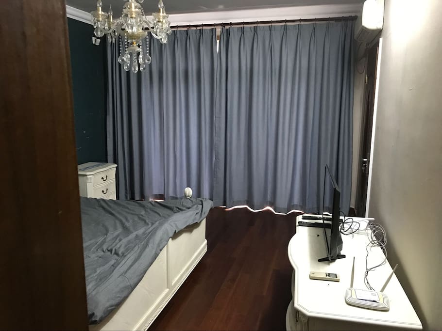 主卧 master bedroom