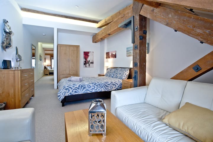ROYAL WILLIAM YARD SEA VIEW TWO BED