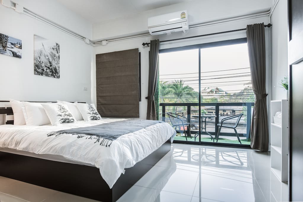 A view on Nimman soi 17 from the 2nd floor bedroom