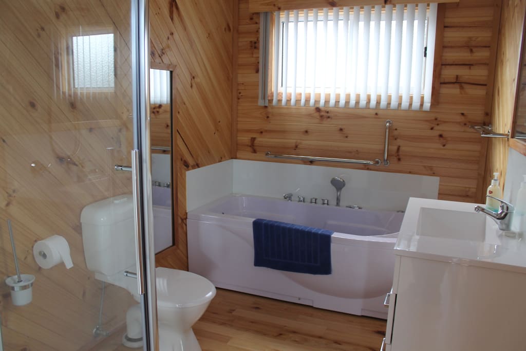 Ensuite Spa