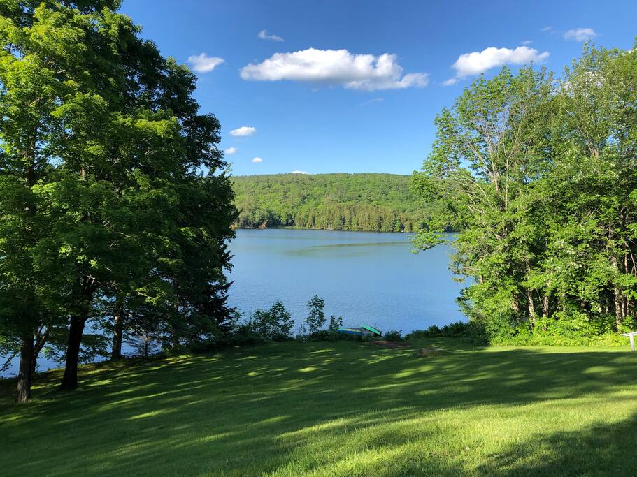 A Vermont Gem on the Shore of Silver Lake Houses for Rent in Barnard