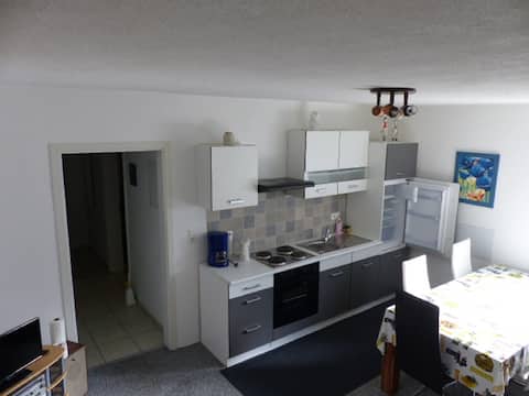 Baierl Vacation Rental (N�ördlingen), Apartment 1 - with natural garden for sunbathing