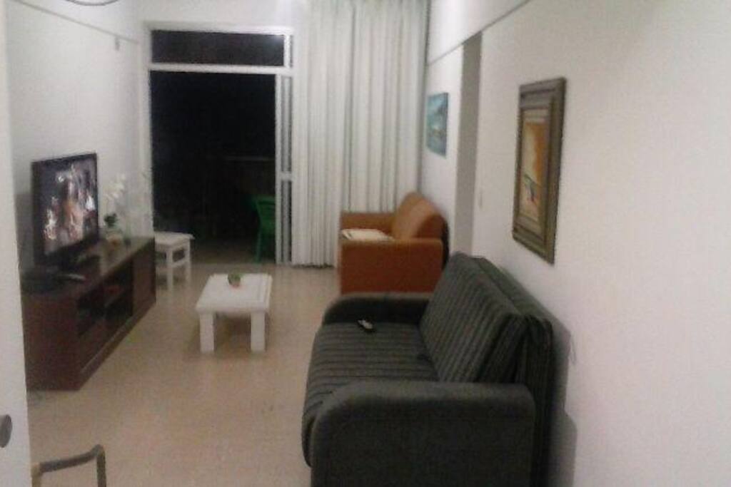 sofá cama , tv 42 com internet e wi fi,sofá ,ao lado da varanda