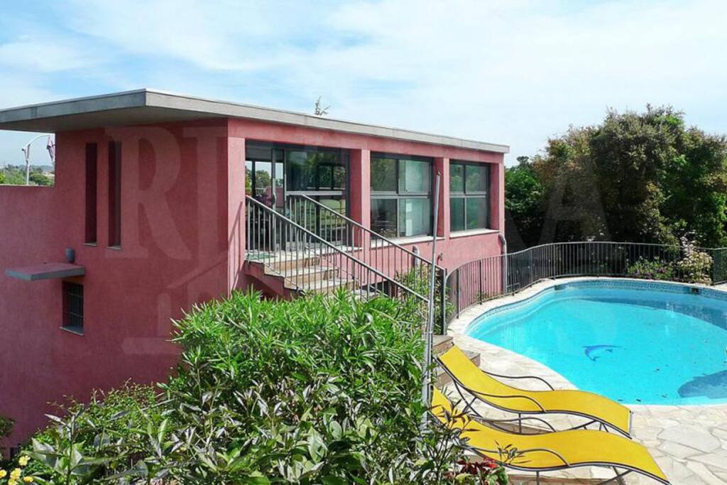 Maison et piscine