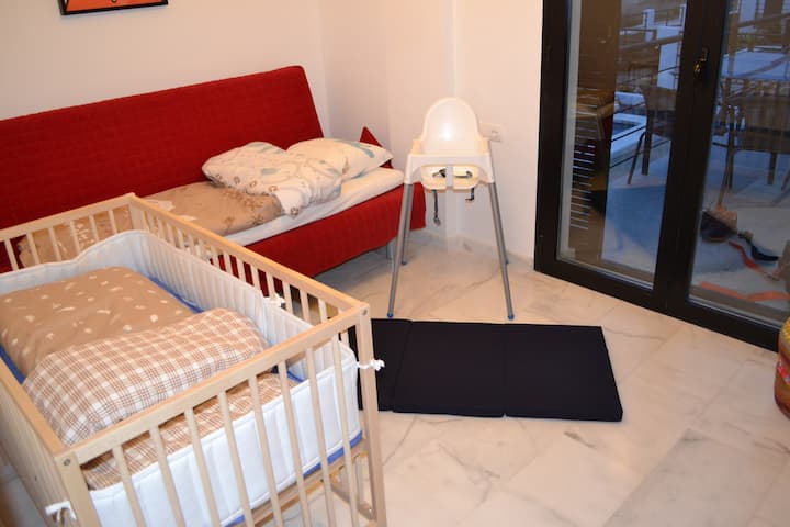 The house is well-equipped for children. It has two baby beds, three high baby chairs as well as games, books and toys.